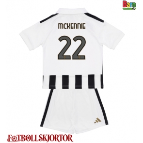 Juventus Weston McKennie #22 Hemmakläder Barn 2026-27 Kortärmad (+ Korta byxor)